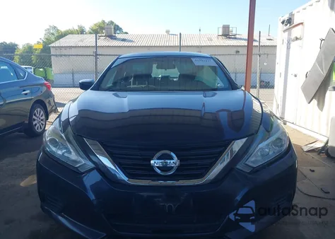 2016 Nissan Altima 2.5/2.5 S/2.5 Sl/2.5 Sr/2.5 Sv z USA, uszkodzony, nr VIN 1N4AL3AP6GC218225